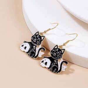 Gothic Fashion Halloween Gold Black Cat  Dangled Fashion Earrings. 🖤